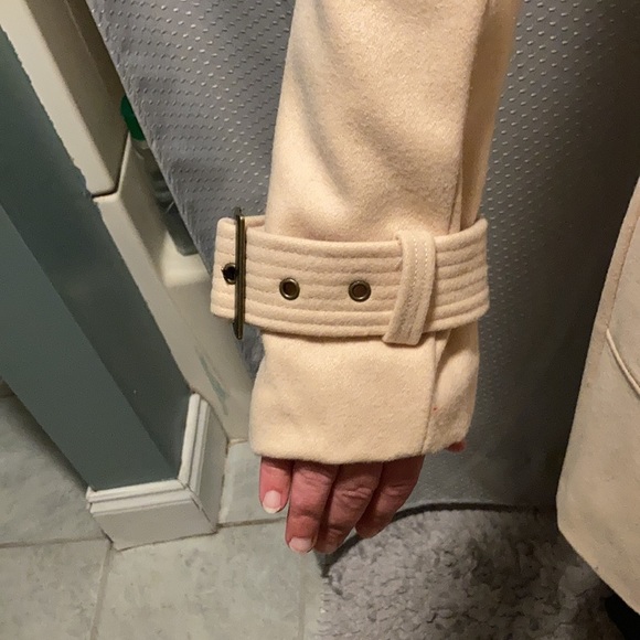 Womans Wool Coat - Picture 5 of 7